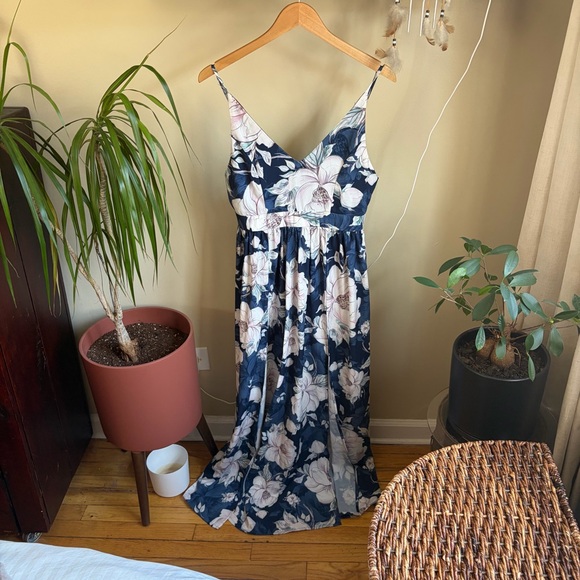 Promesa Dresses & Skirts - PROMESA Floral Maxi Dress w- Slits